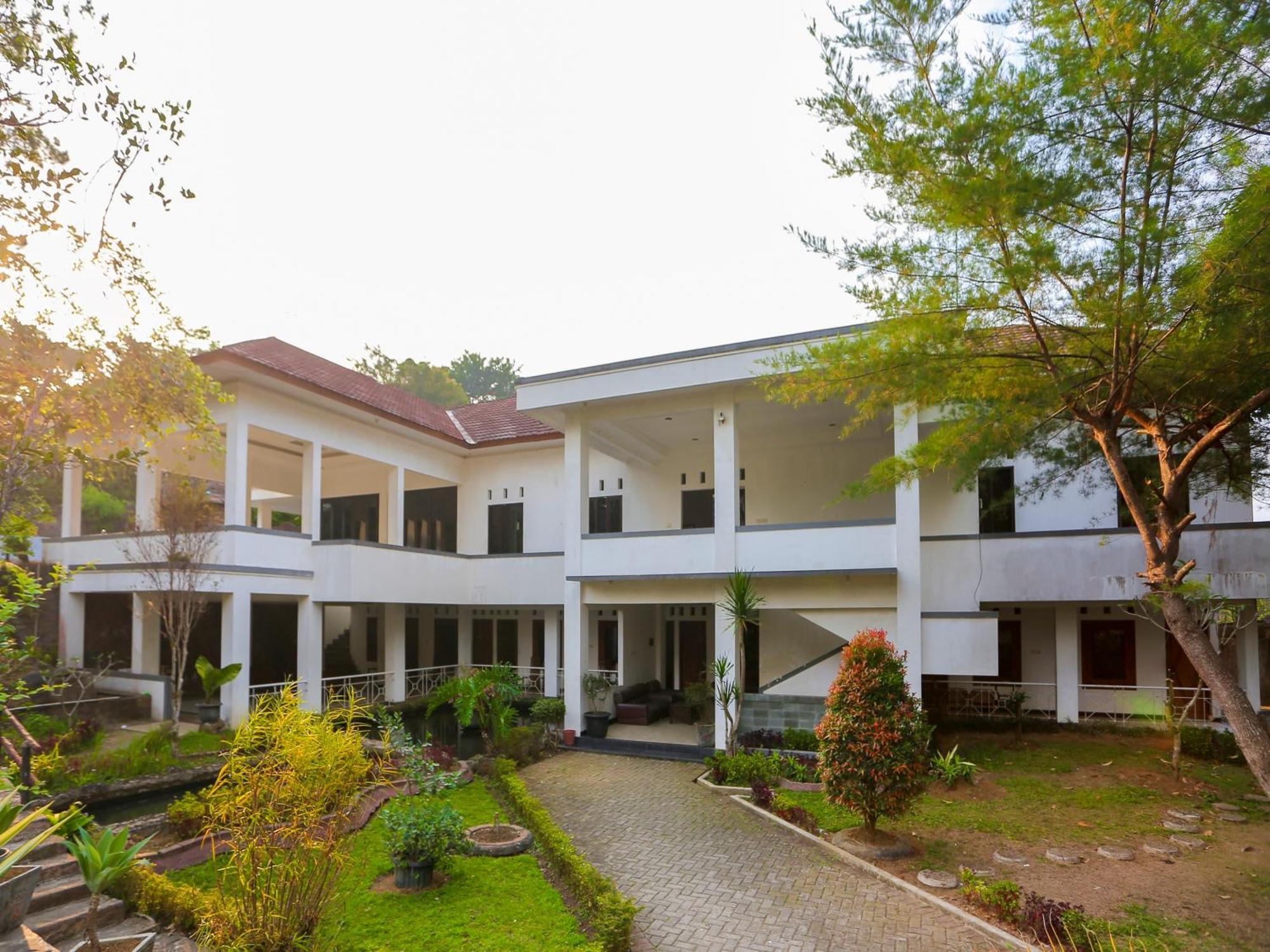 Hotel O Puncak Bogor Near Taman Safari Kültér fotó