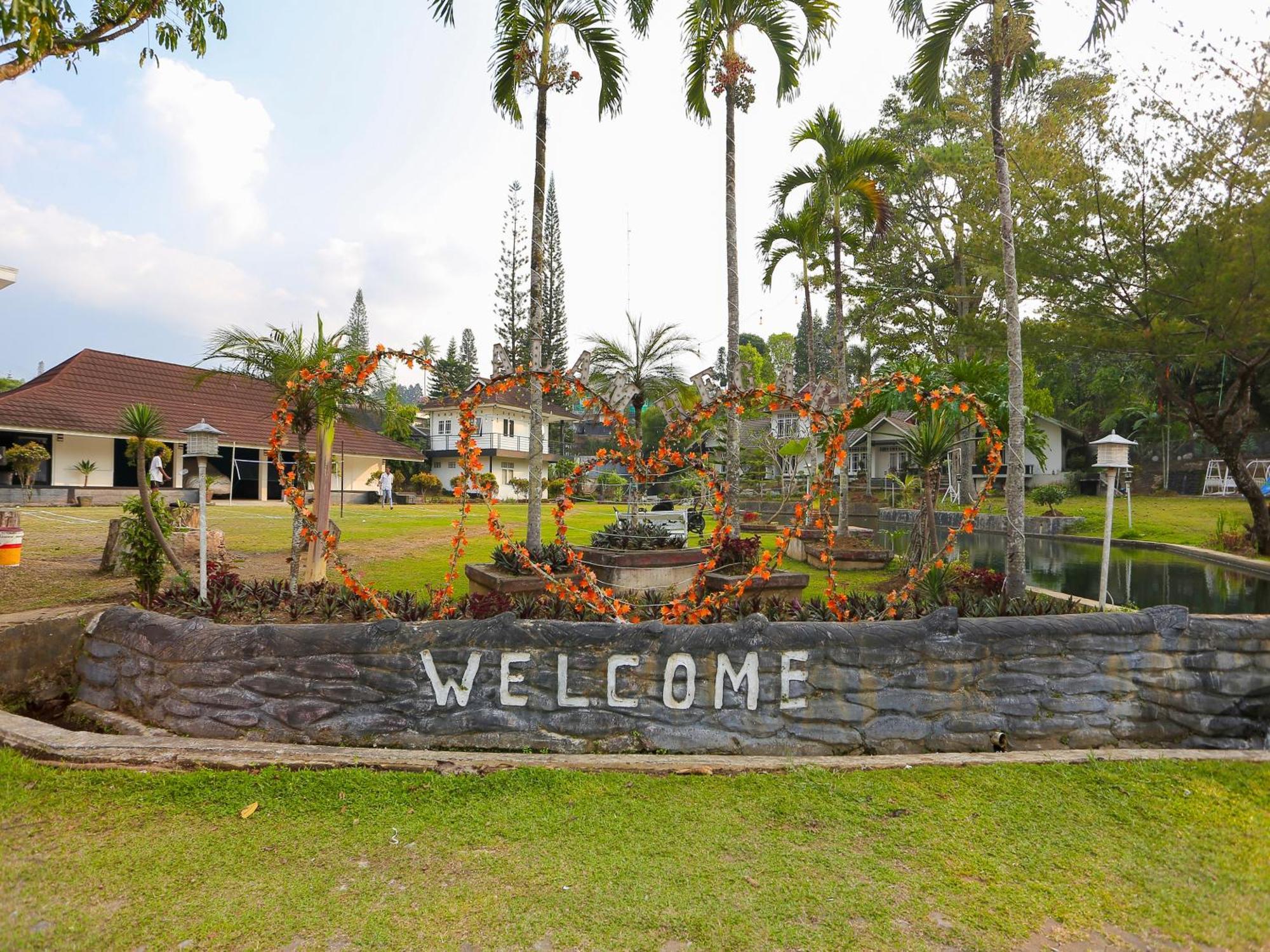 Hotel O Puncak Bogor Near Taman Safari Kültér fotó
