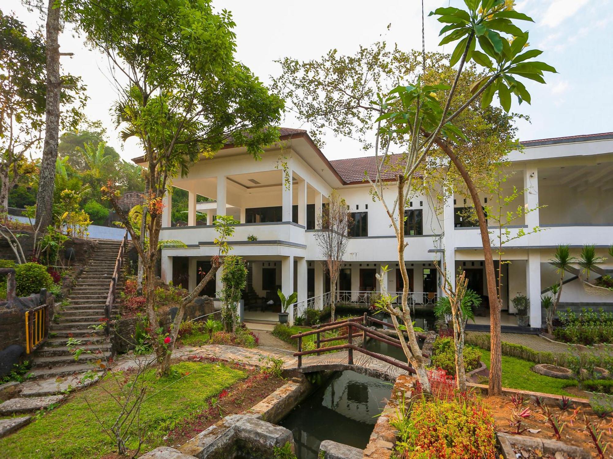 Hotel O Puncak Bogor Near Taman Safari Kültér fotó